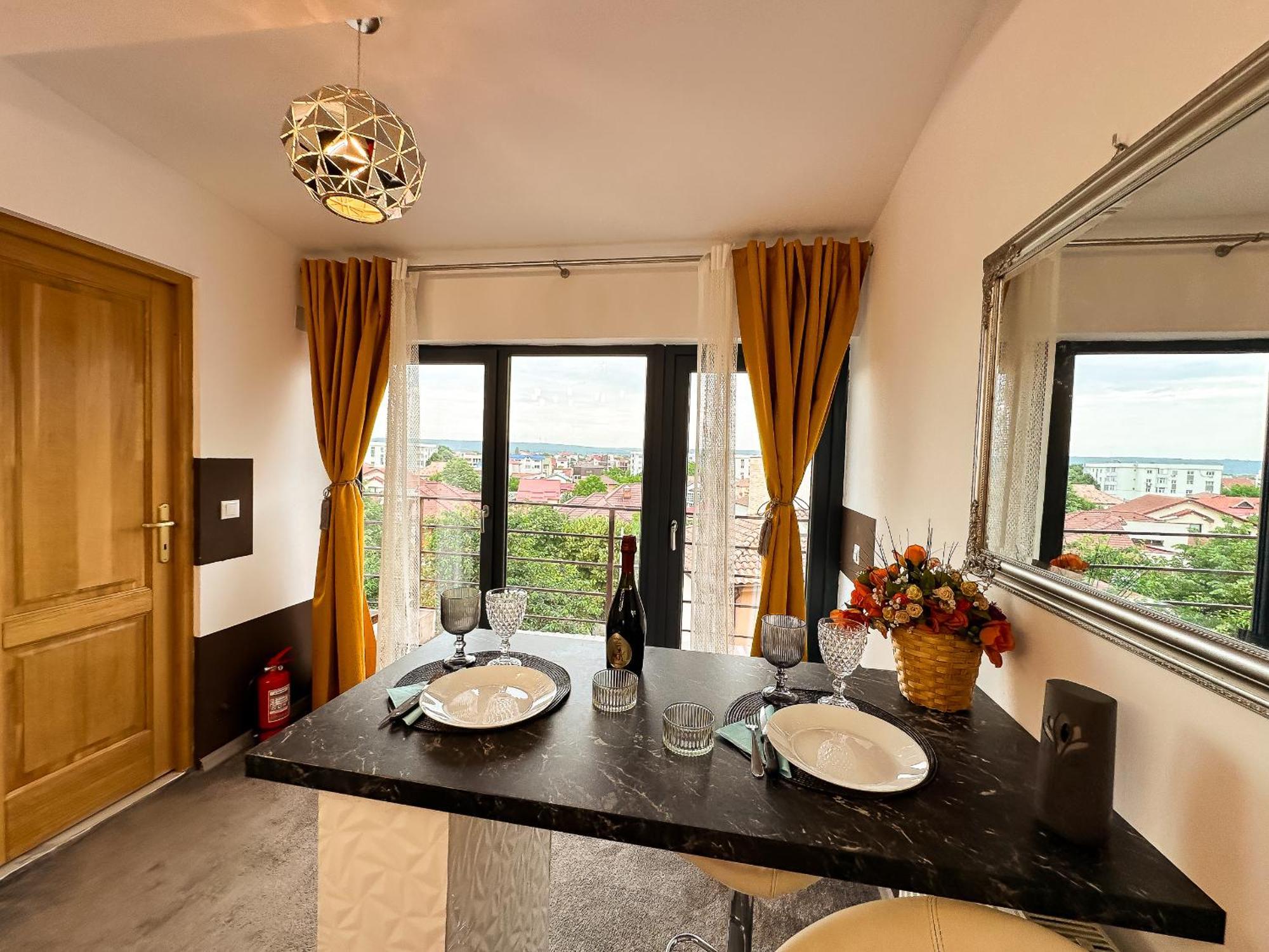 Apartment The Royal - With Balcony & Panoramic View