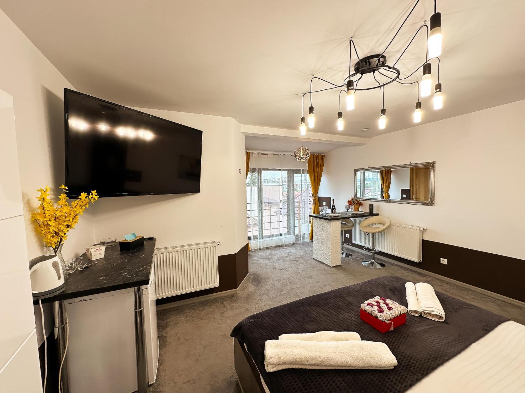 The Royal - With Balcony & Panoramic View