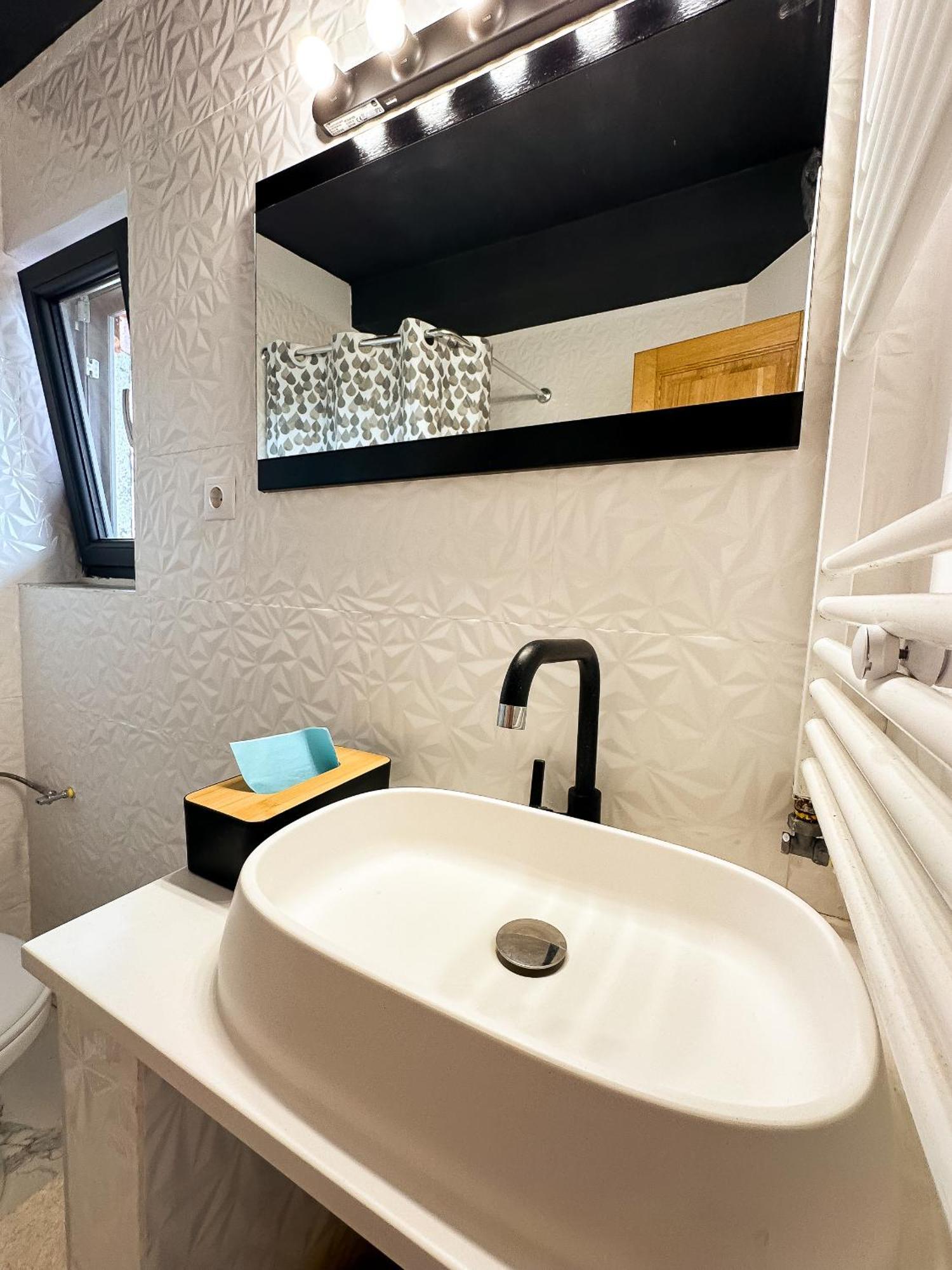 The Royal - With Balcony & Panoramic View * Craiova